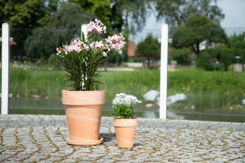 PODSTAWKA POD DONICĘ TERAKOTA MROZOODPORNA GLINIANA HM PIASKOWA